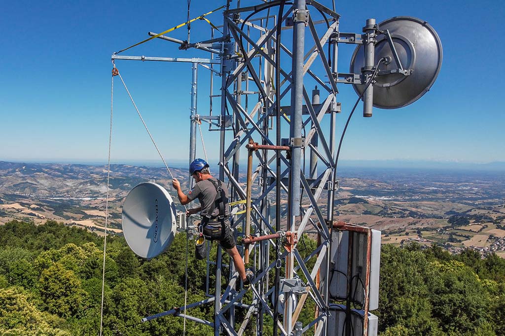Montaggio Antenne a Parabola Ponti Radio | SITIP TELECOMUNICAZIONI