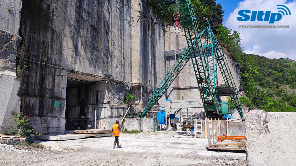 Installazione impianto WiFi dentro una montagna a Castro, Bergamo