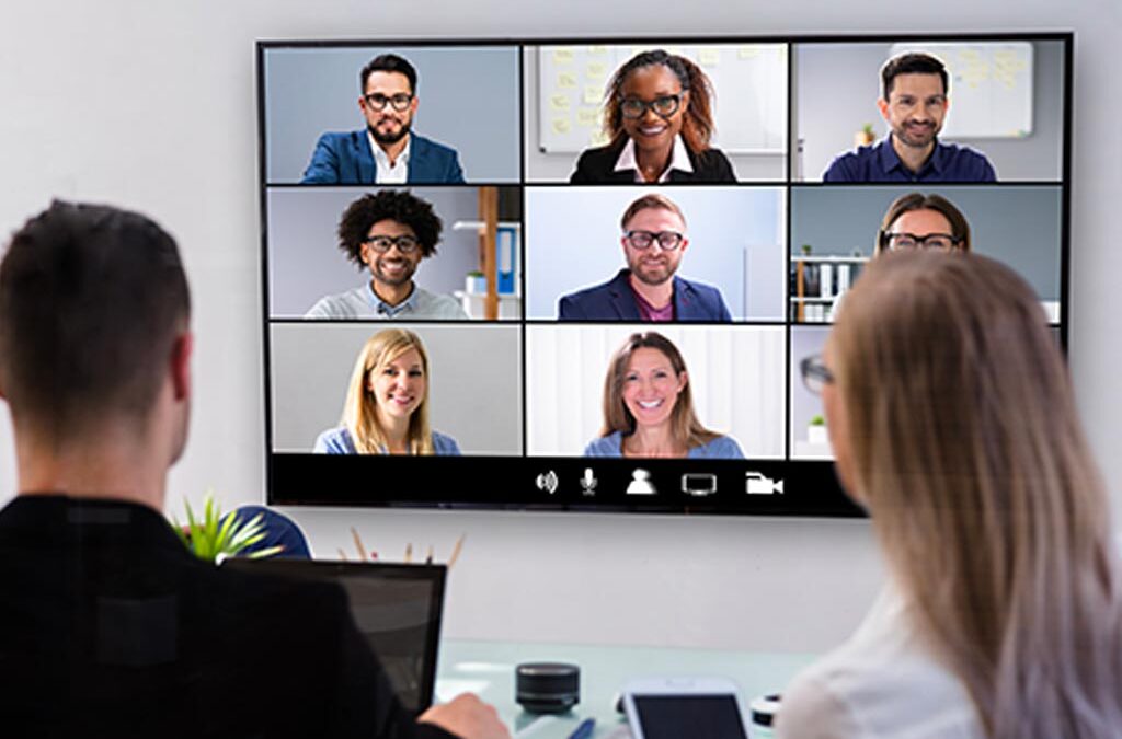 Sistema di videoconferenza in una sala riunioni: come progettarlo in 10 step