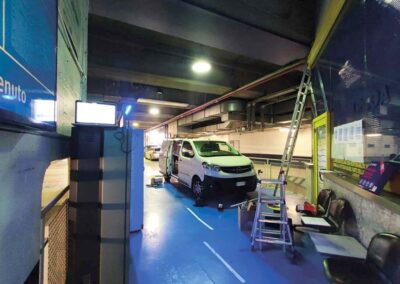 Installazione di un Amplificatore GSM in un parcheggio a Milano | SITIP TELECOMUNICAZIONI